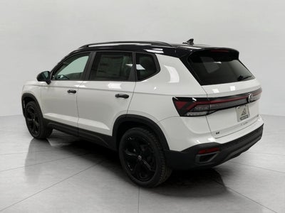 2026 Volkswagen Taos SE Black 4MOTION