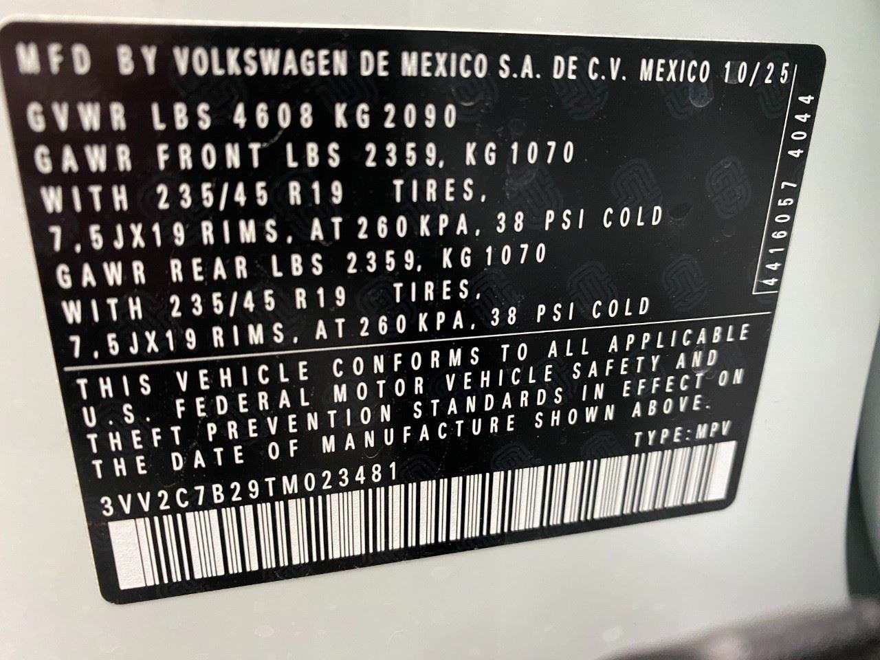 2026 Volkswagen Taos SE Black 4MOTION