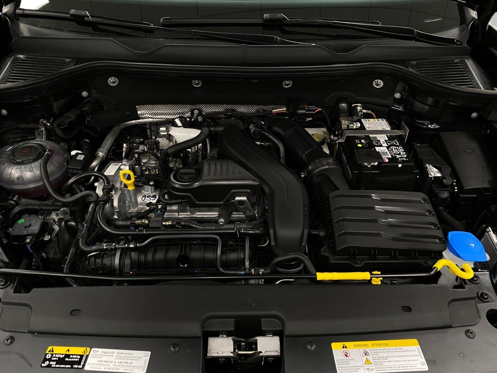 2027 Volkswagen Taos SE Black 4MOTION