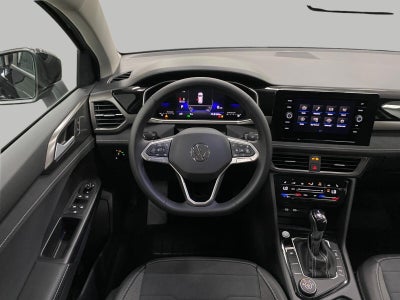 2027 Volkswagen Taos SE Black 4MOTION