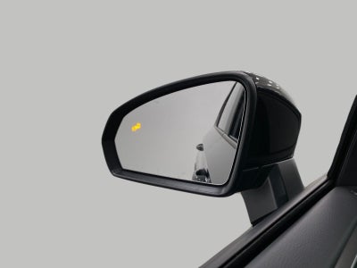 2027 Volkswagen Taos SE Black 4MOTION