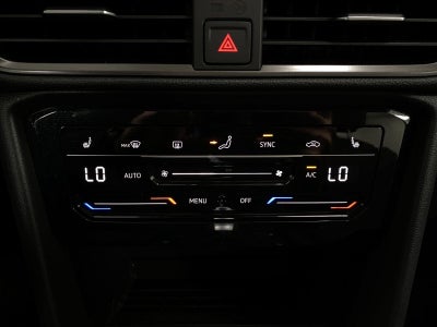 2027 Volkswagen Taos SE Black 4MOTION
