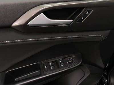2027 Volkswagen Taos SE Black 4MOTION