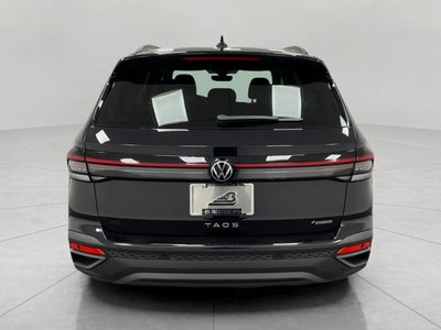 2027 Volkswagen Taos SE Black 4MOTION