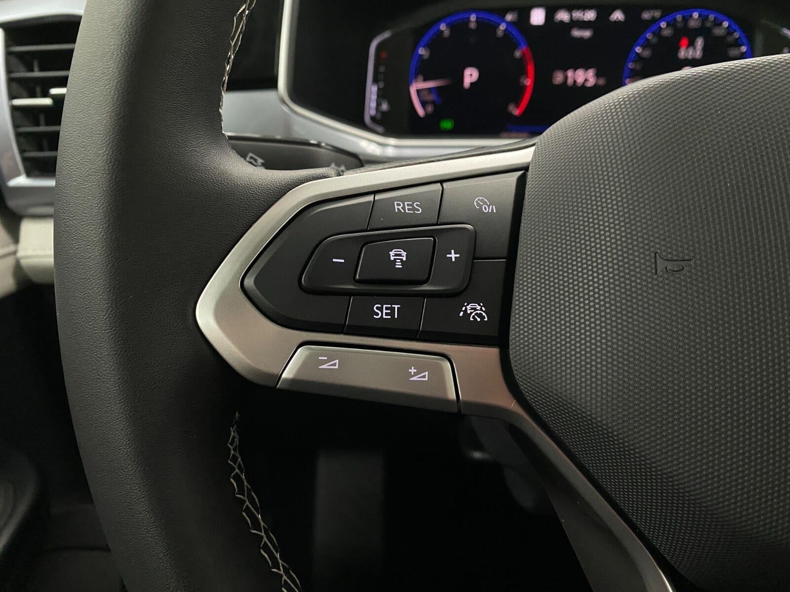 2027 Volkswagen Taos SEL 4MOTION
