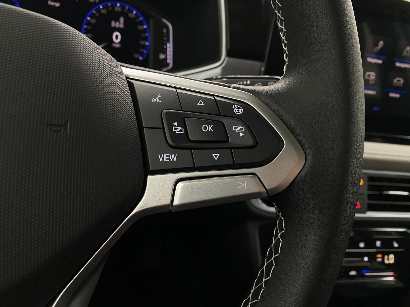2027 Volkswagen Taos SEL 4MOTION