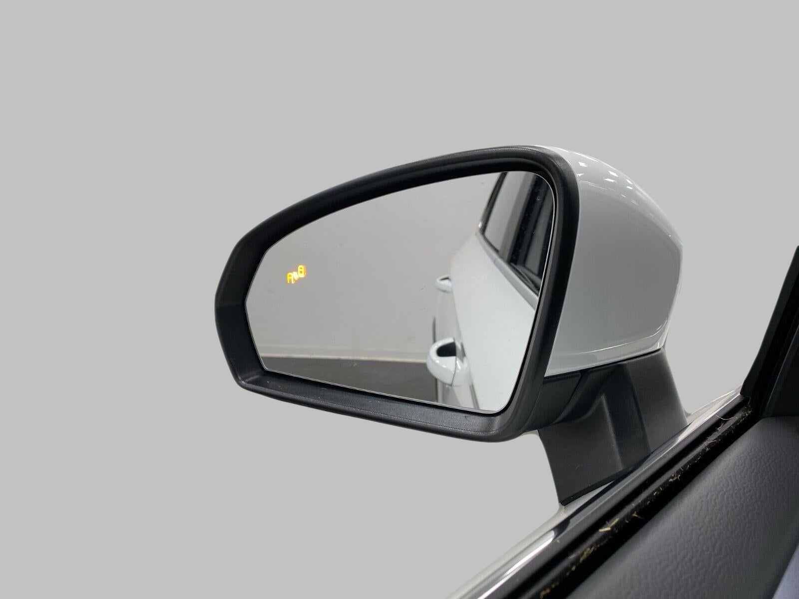 2027 Volkswagen Taos SEL 4MOTION