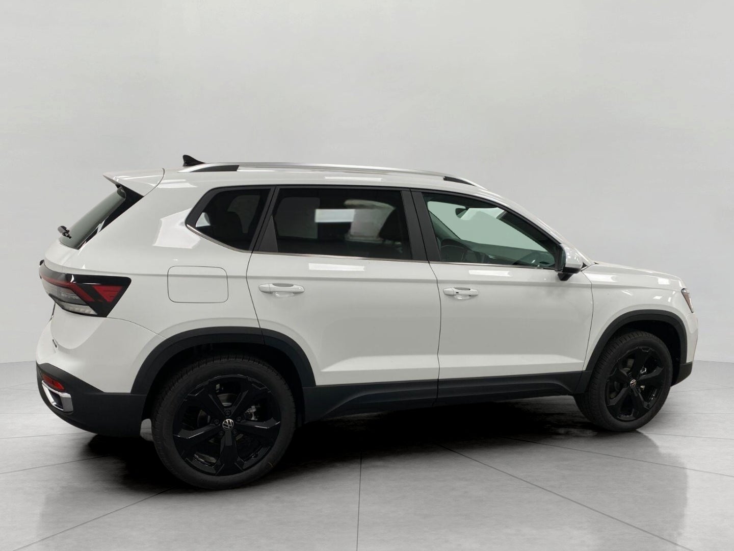 2027 Volkswagen Taos SEL 4MOTION