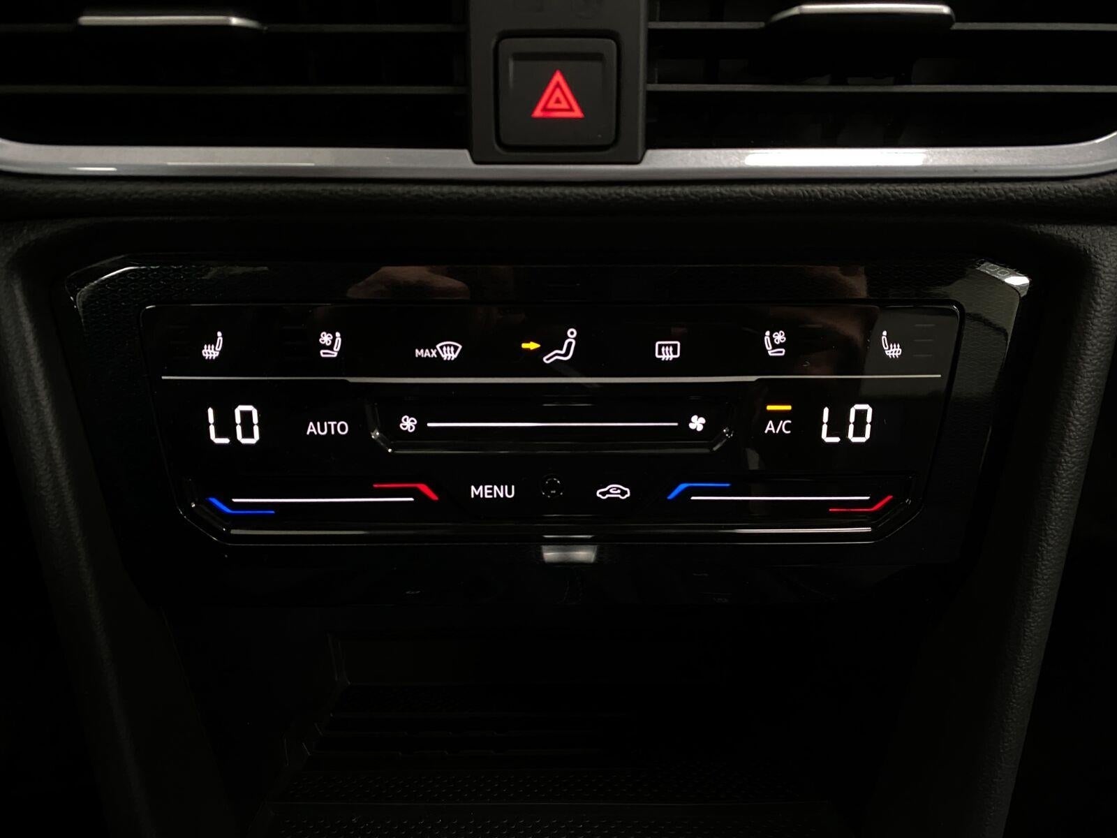 2027 Volkswagen Taos SEL 4MOTION