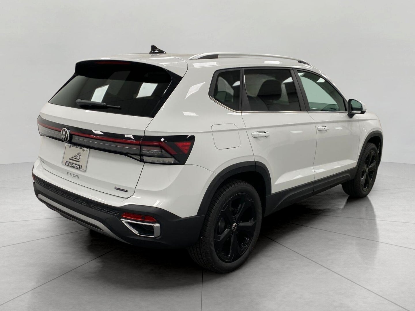 2027 Volkswagen Taos SEL 4MOTION
