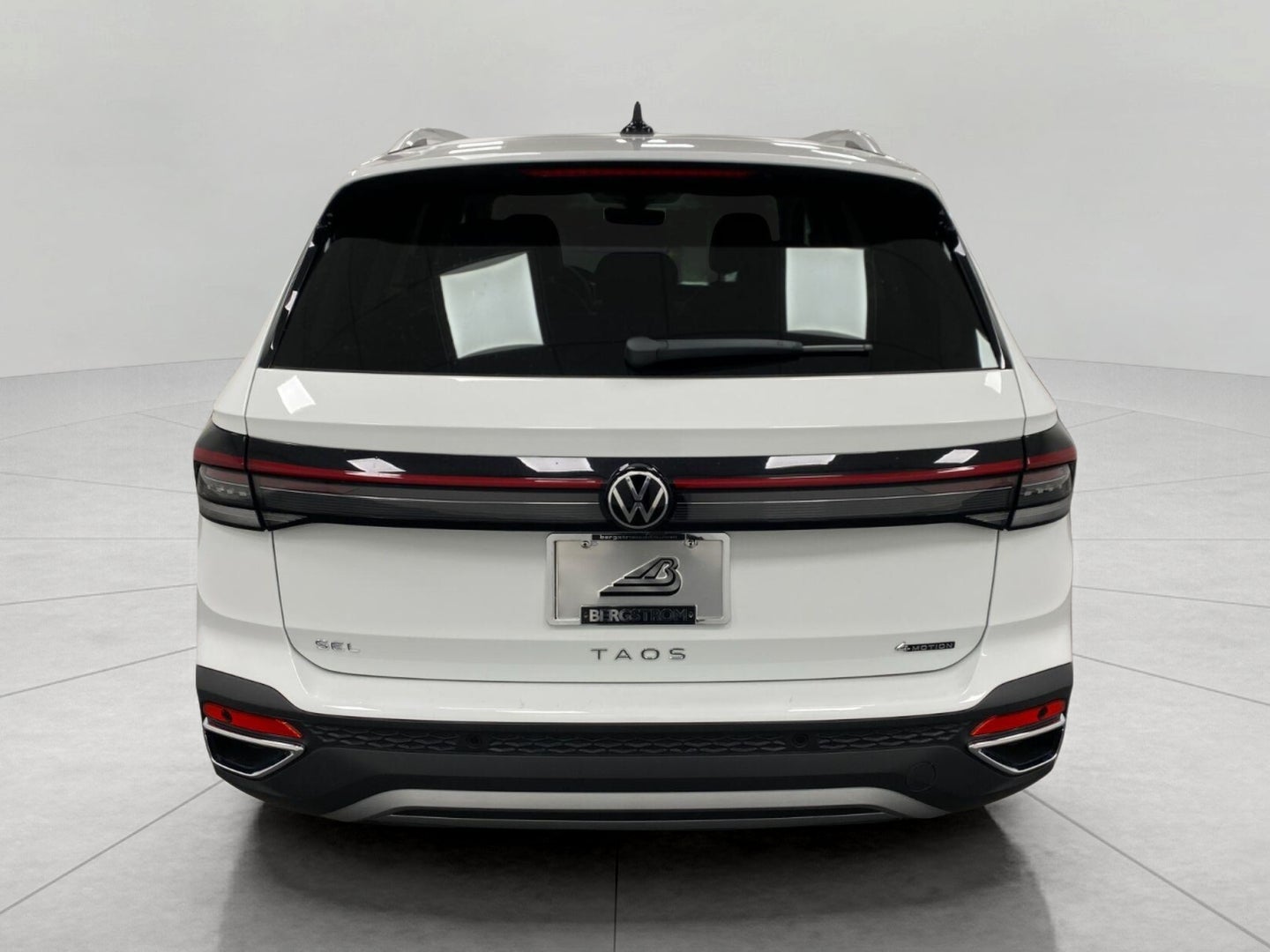 2027 Volkswagen Taos SEL 4MOTION