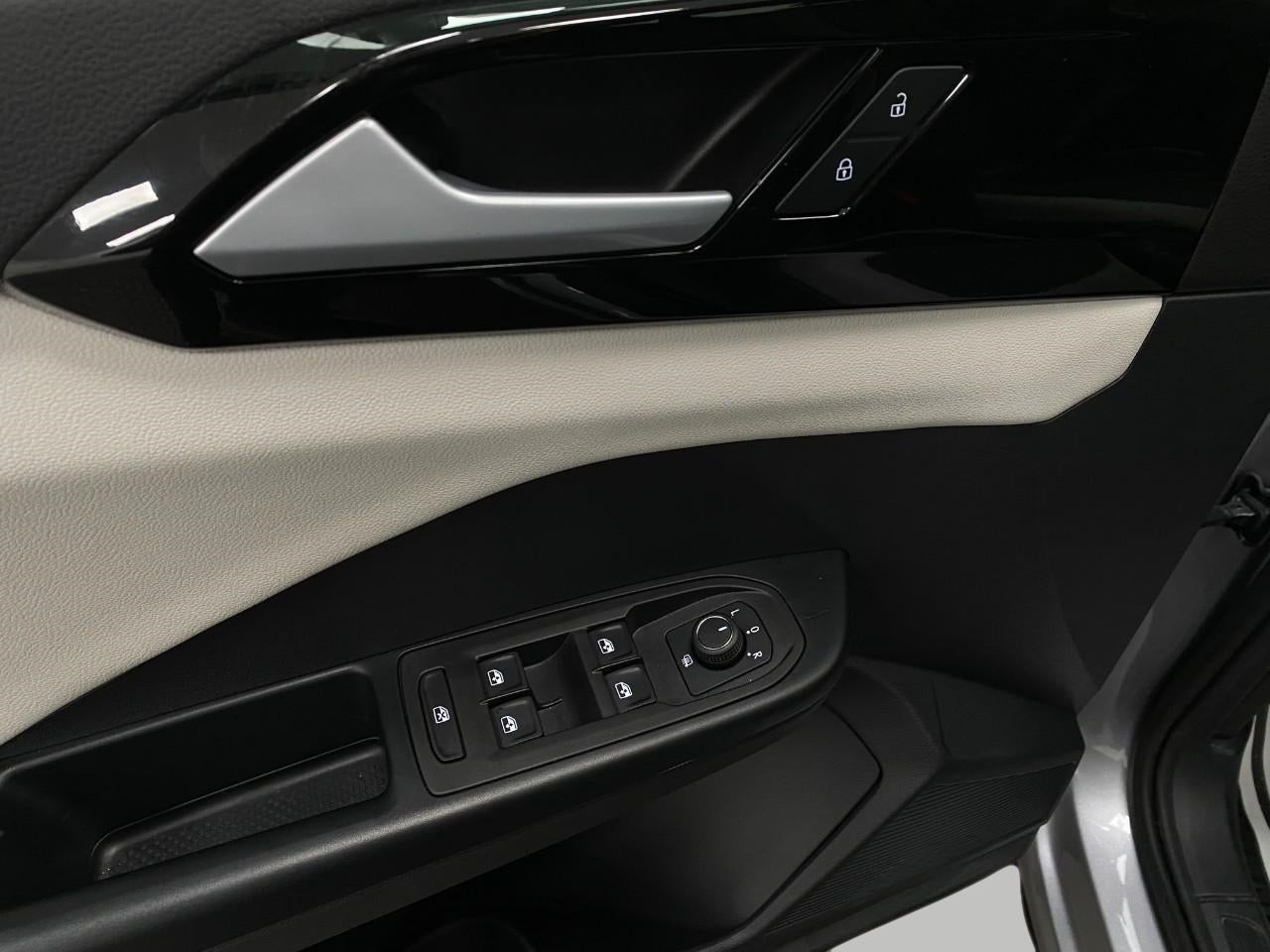 2025 Volkswagen Taos S 4MOTION