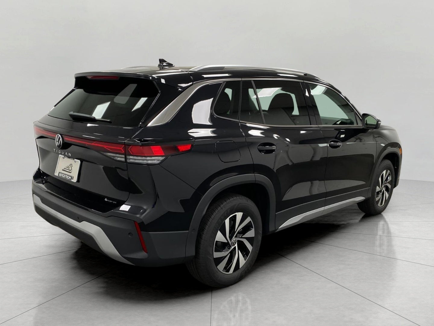 2026 Volkswagen Tiguan S 4MOTION
