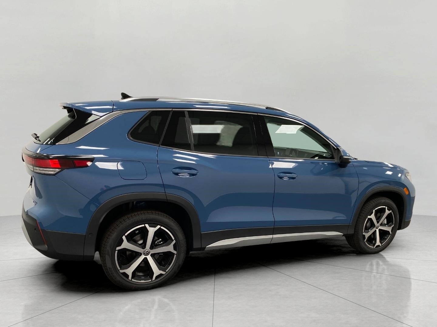 2025 Volkswagen Tiguan 2.0T SE 4MOTION