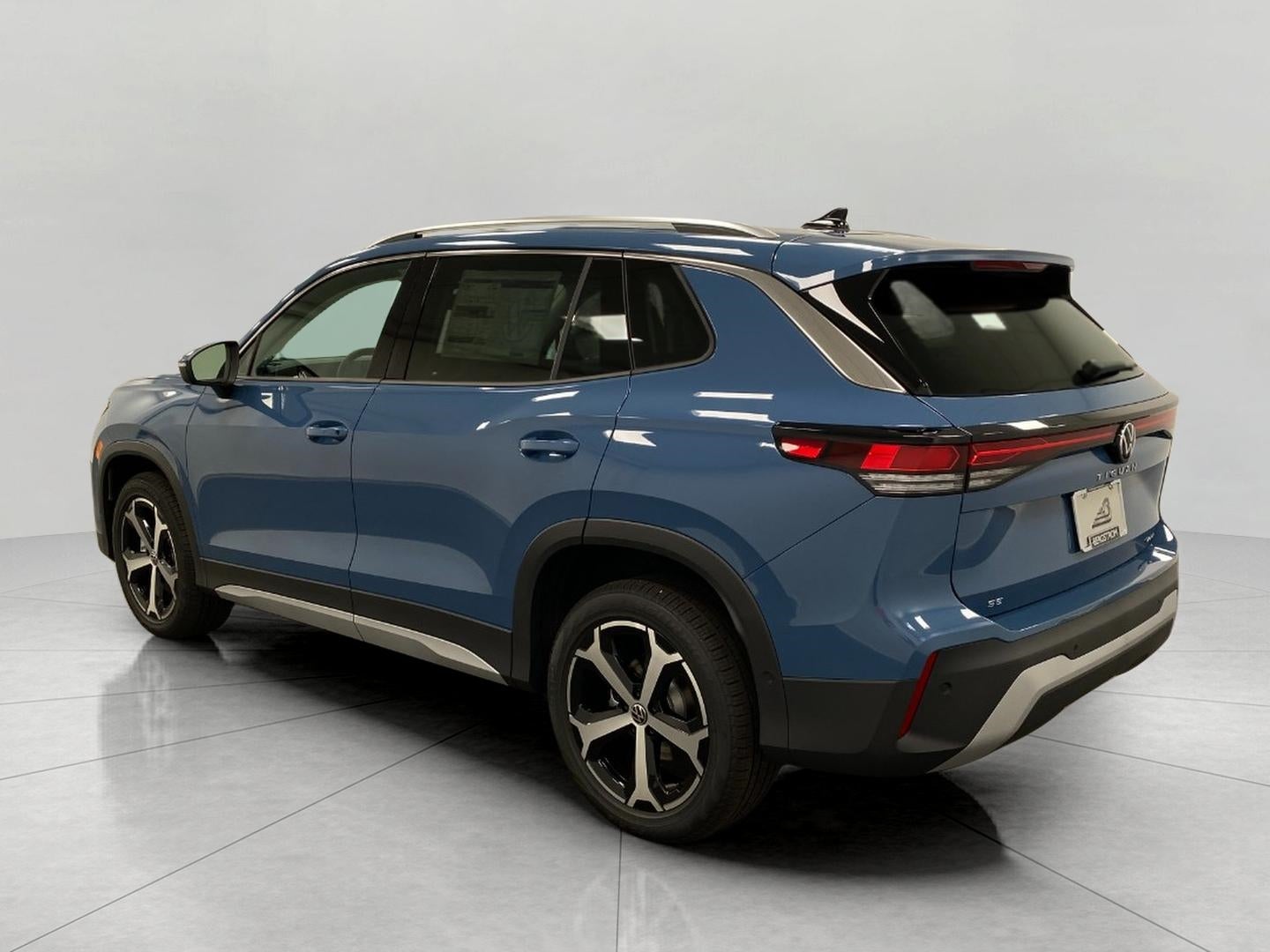 2025 Volkswagen Tiguan 2.0T SE 4MOTION