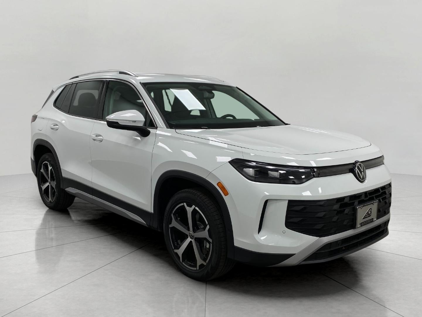 2025 Volkswagen Tiguan 2.0T SE 4MOTION