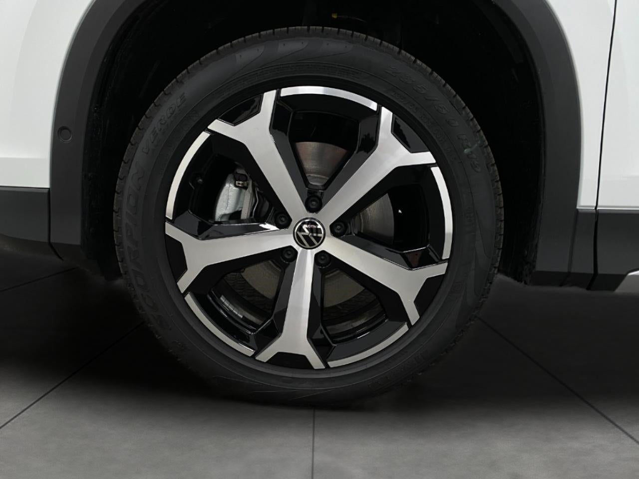 2025 Volkswagen Tiguan 2.0T SE 4MOTION