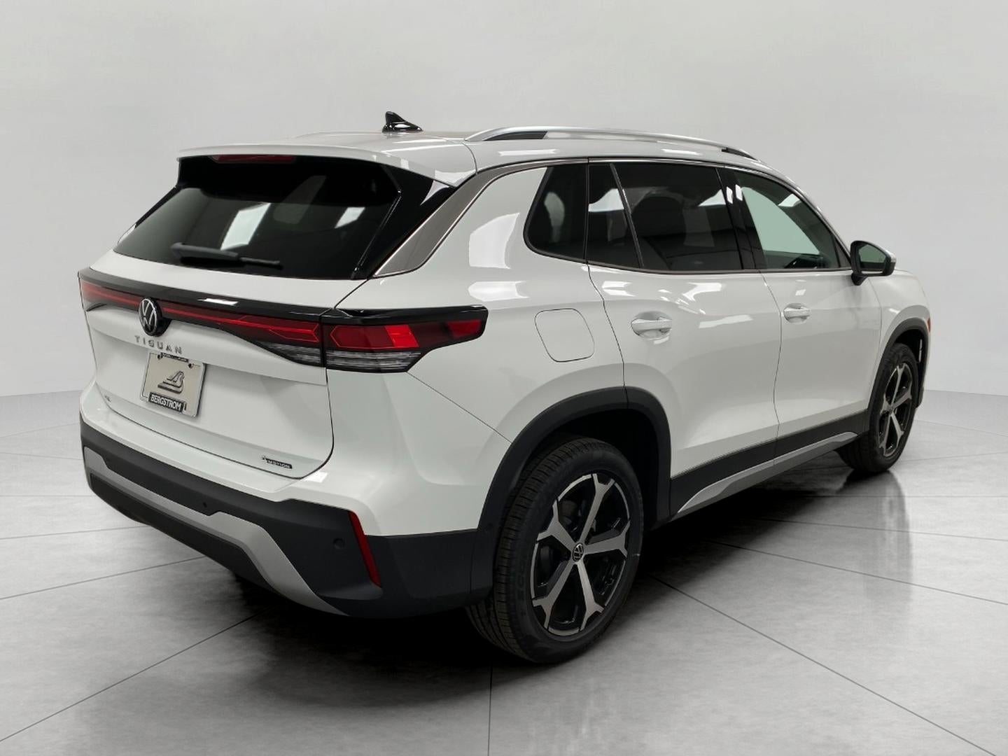 2025 Volkswagen Tiguan 2.0T SE 4MOTION