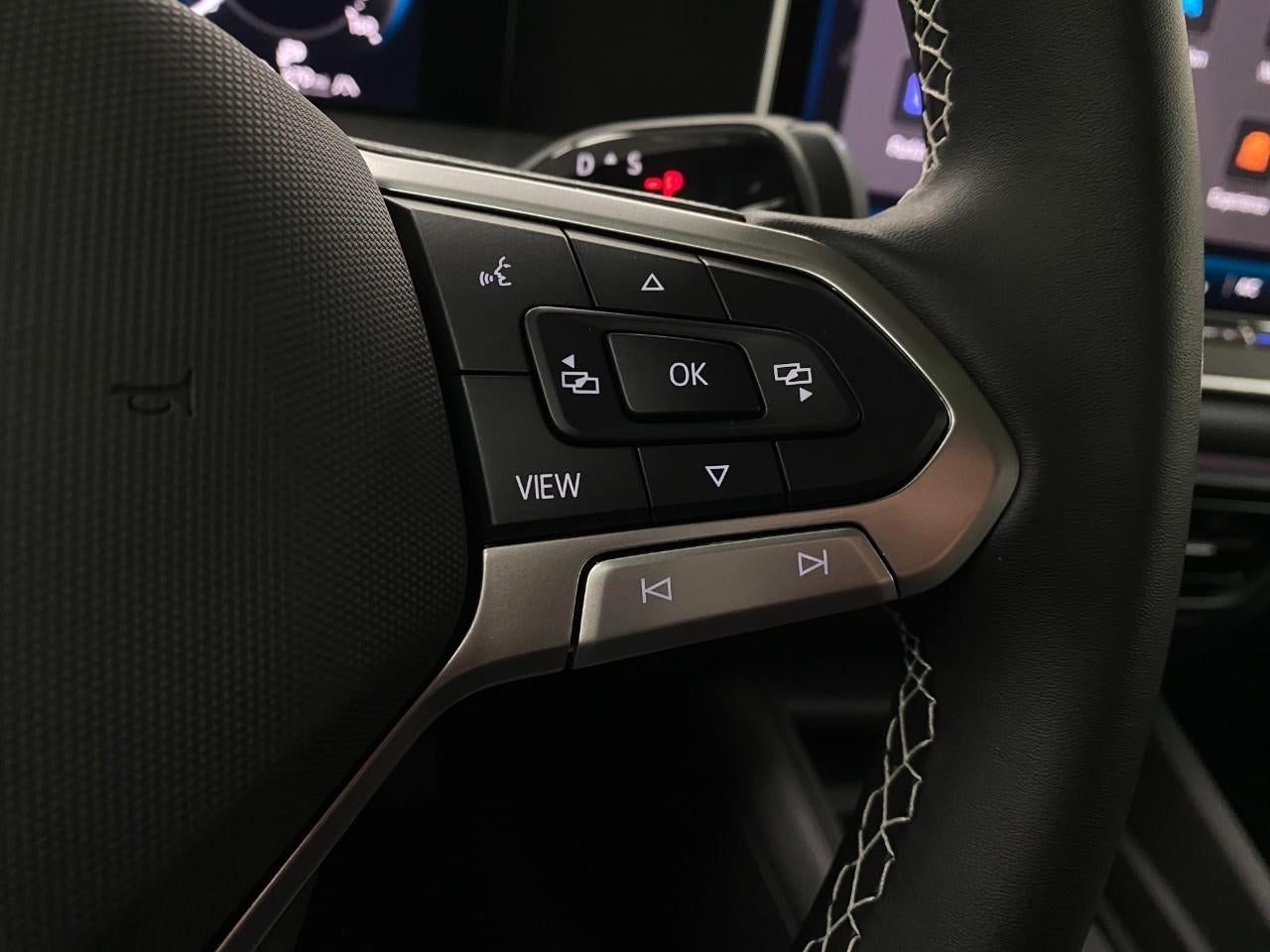 2025 Volkswagen Tiguan 2.0T SE 4MOTION