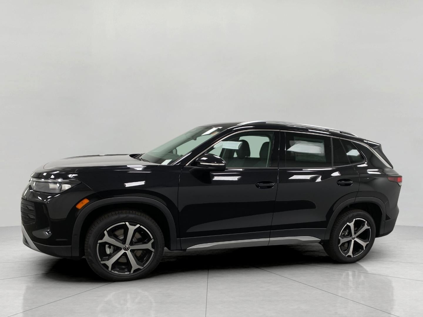 2025 Volkswagen Tiguan 2.0T SE 4MOTION