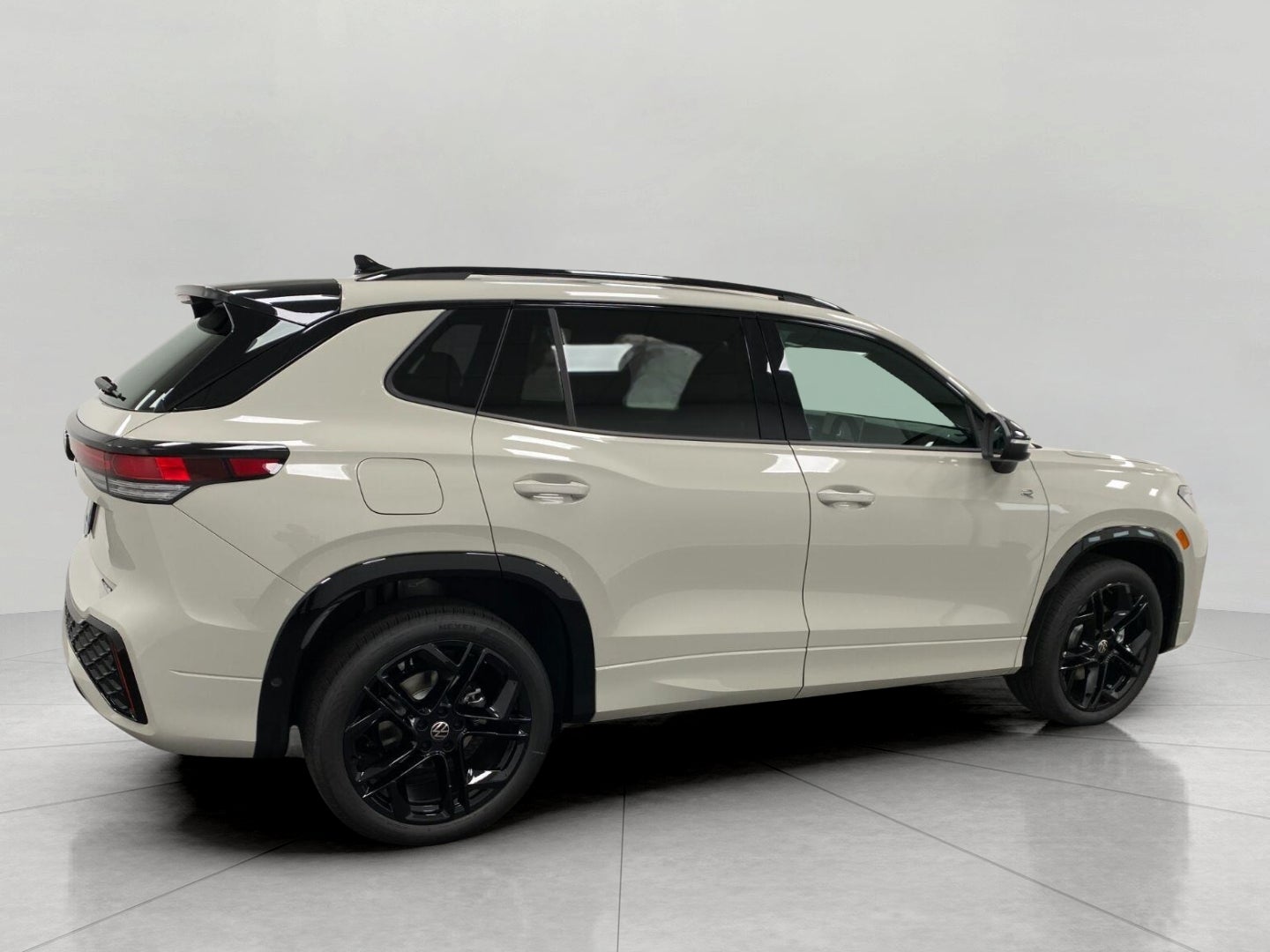 2026 Volkswagen Tiguan SE R-Line Black 4MOTION