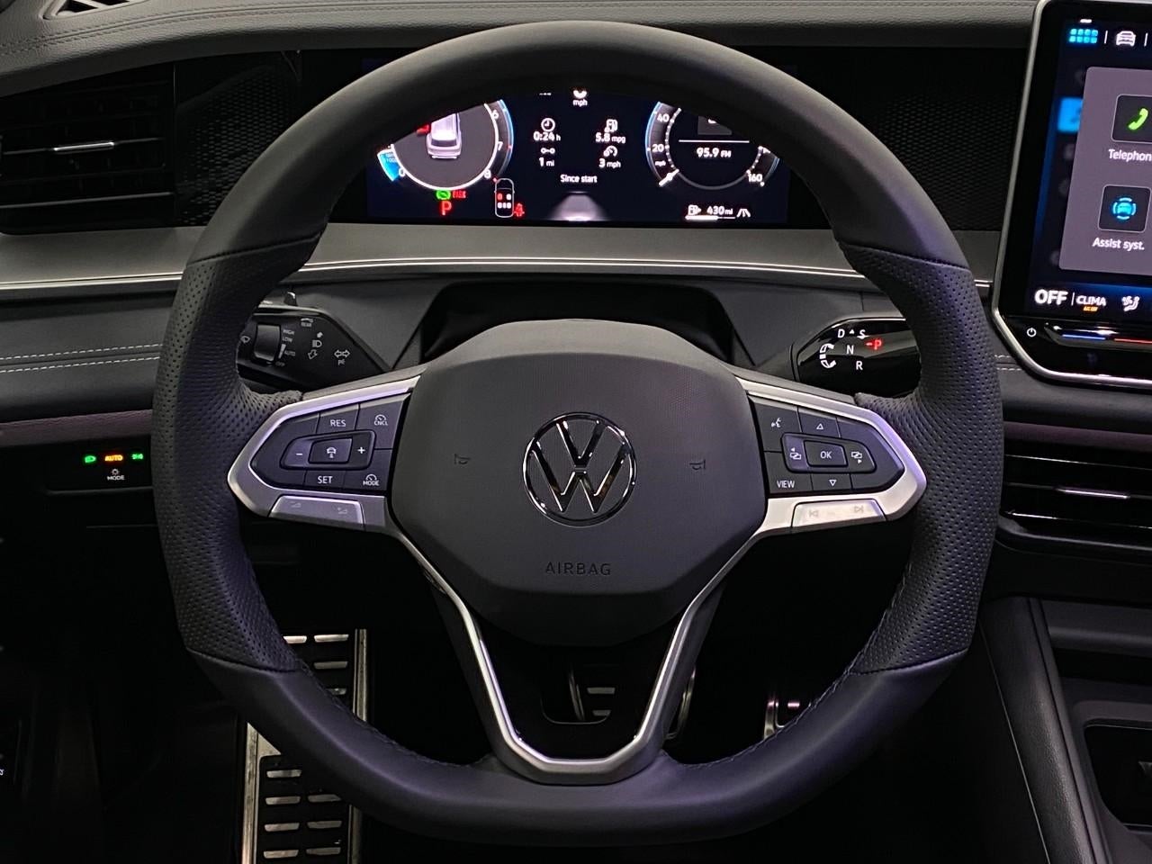 2026 Volkswagen Tiguan 2.0T SE R-Line Black 4MOTION