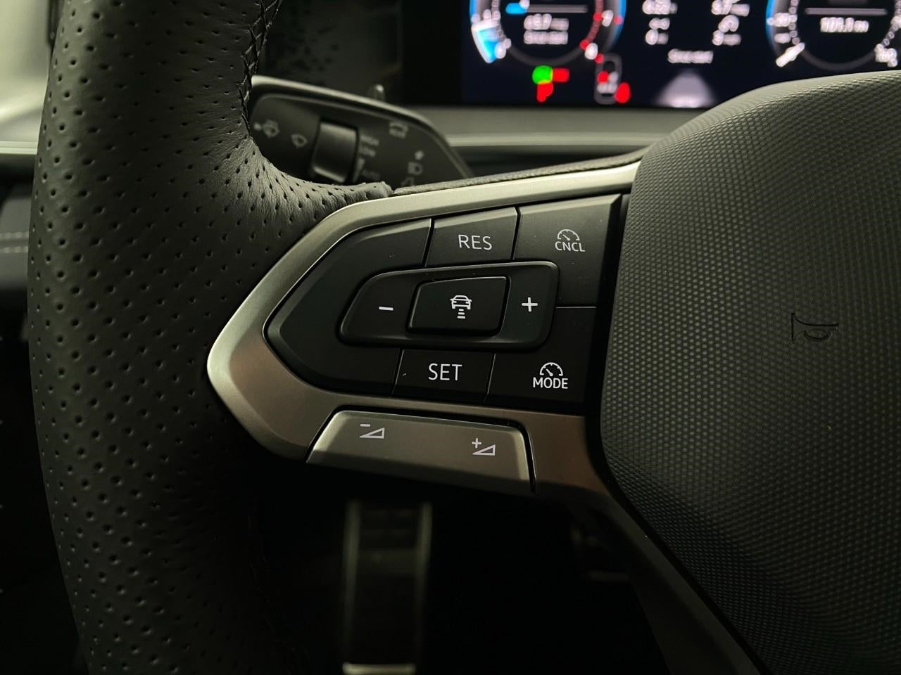 2026 Volkswagen Tiguan SE R-Line Black 4MOTION
