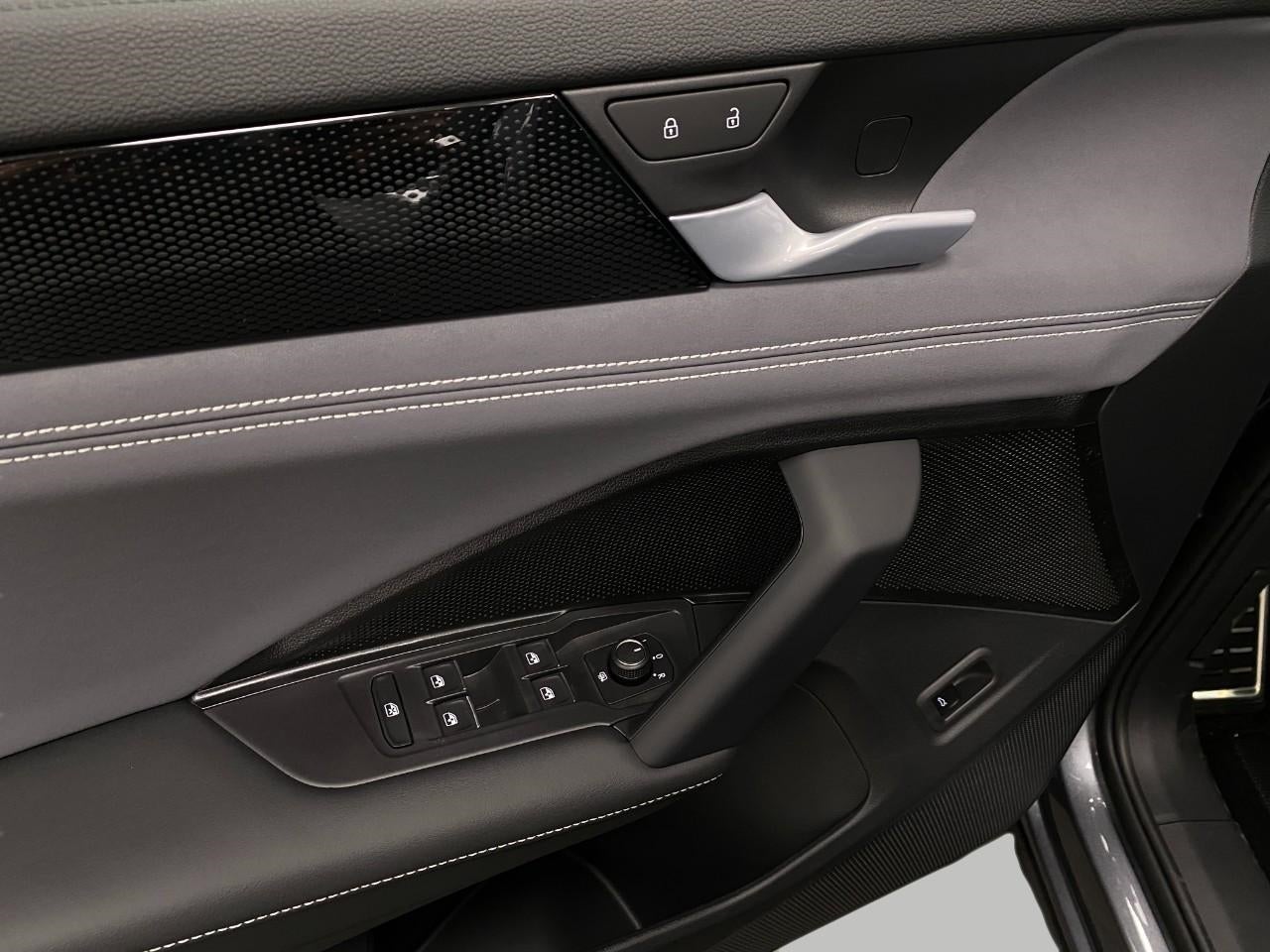 2026 Volkswagen Tiguan SE R-Line Black 4MOTION