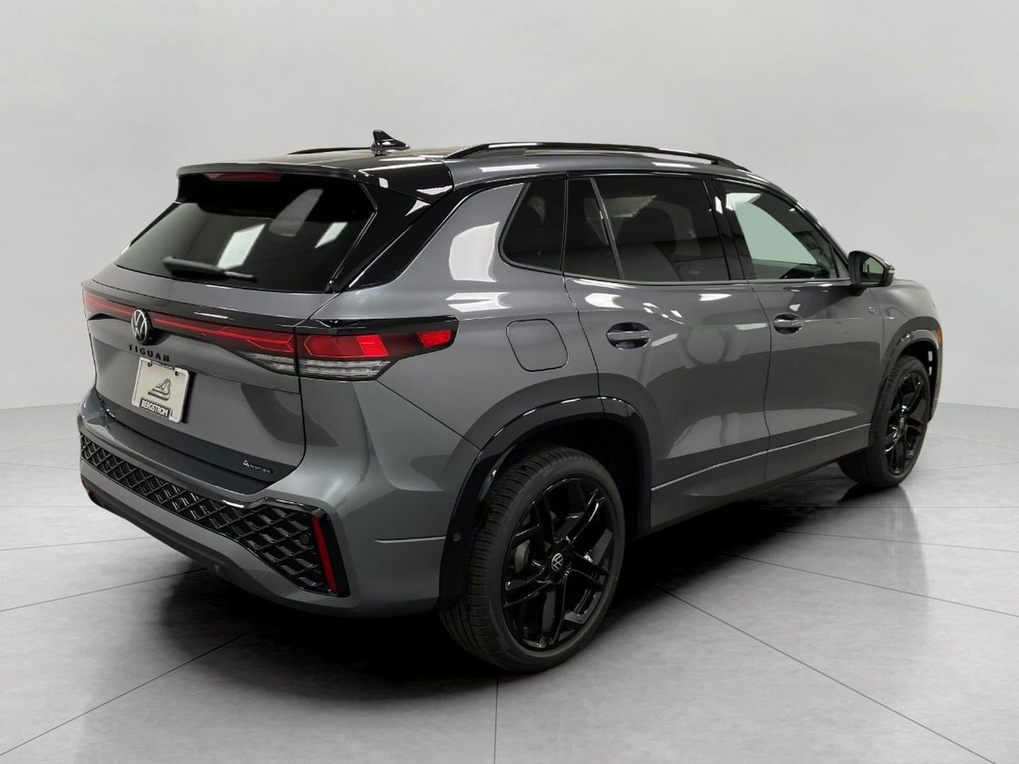 2026 Volkswagen Tiguan SE R-Line Black 4MOTION