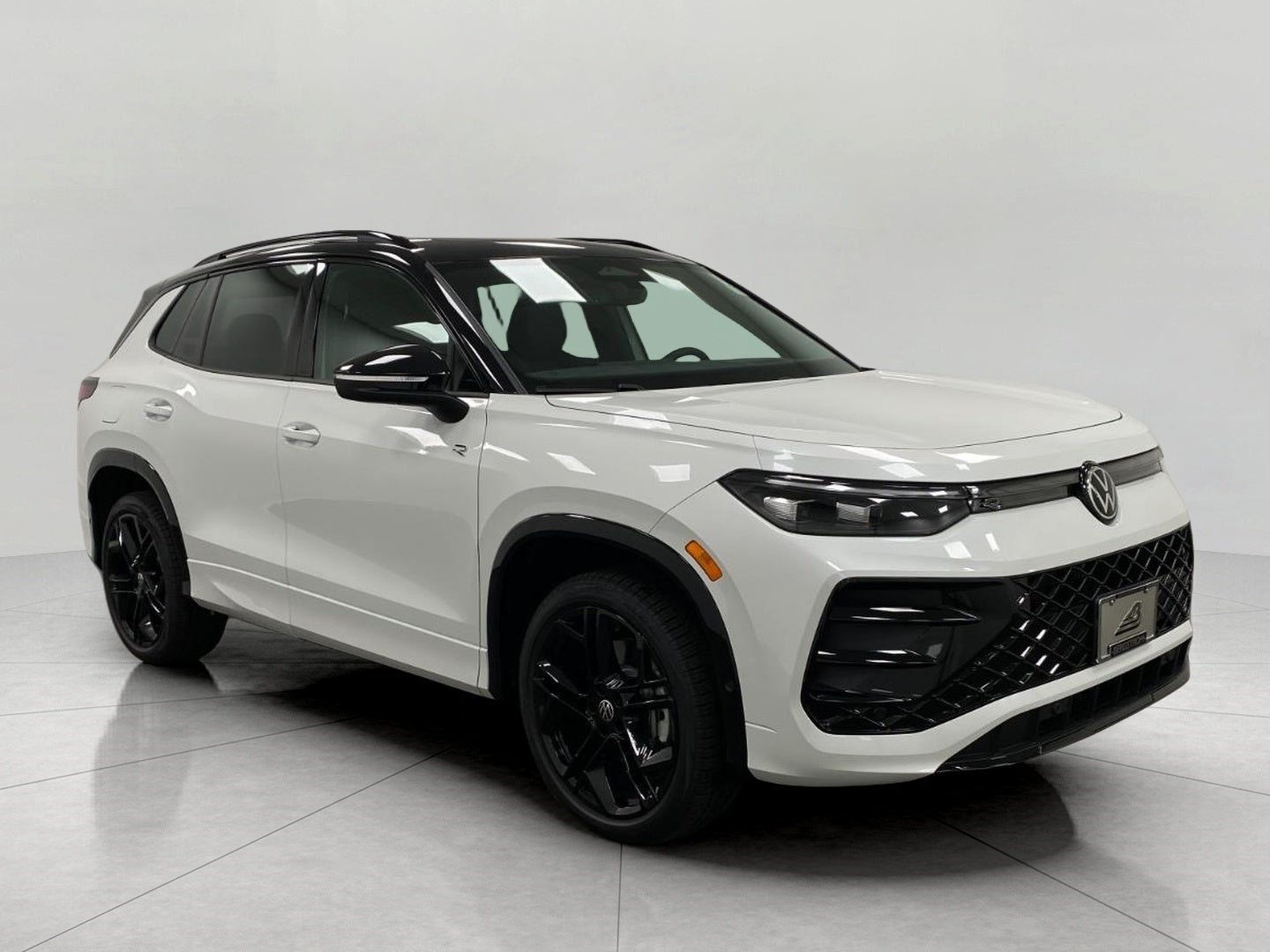 2026 Volkswagen Tiguan SE R-Line Black 4MOTION