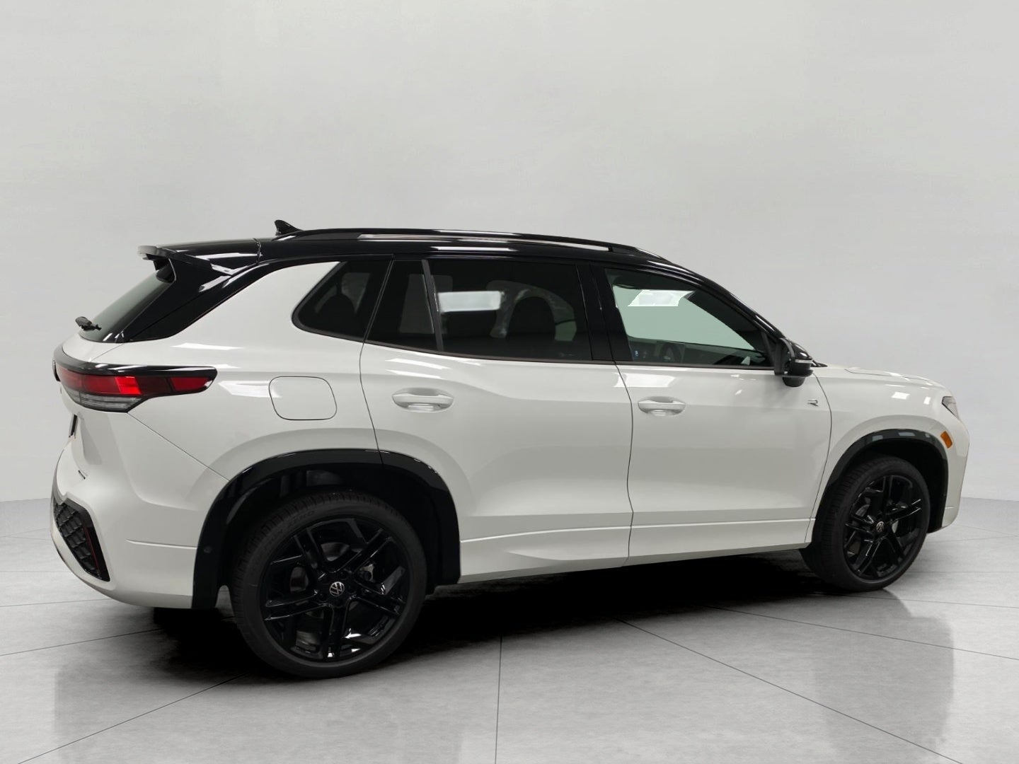 2026 Volkswagen Tiguan SE R-Line Black 4MOTION