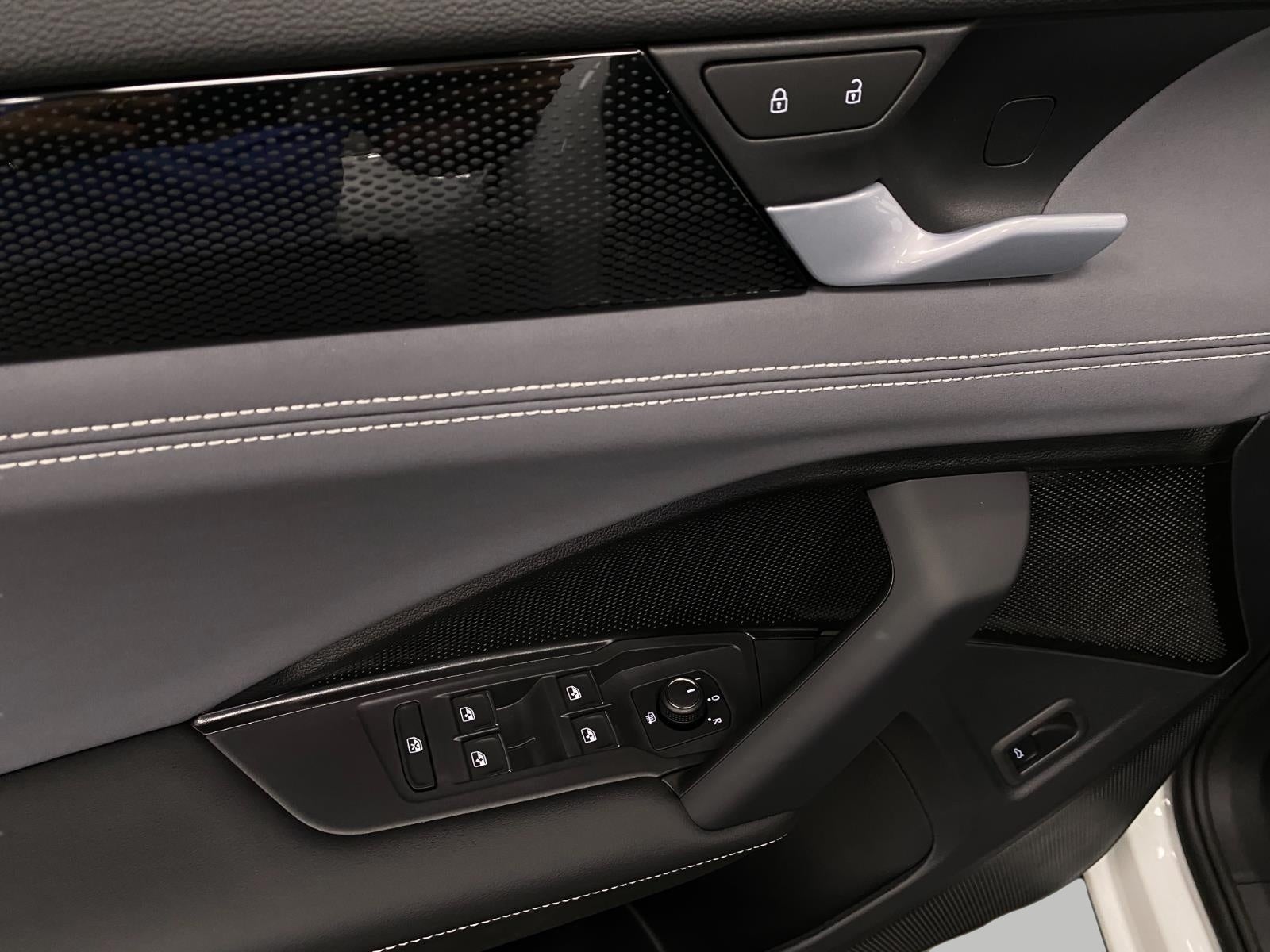 2026 Volkswagen Tiguan SE R-Line Black 4MOTION