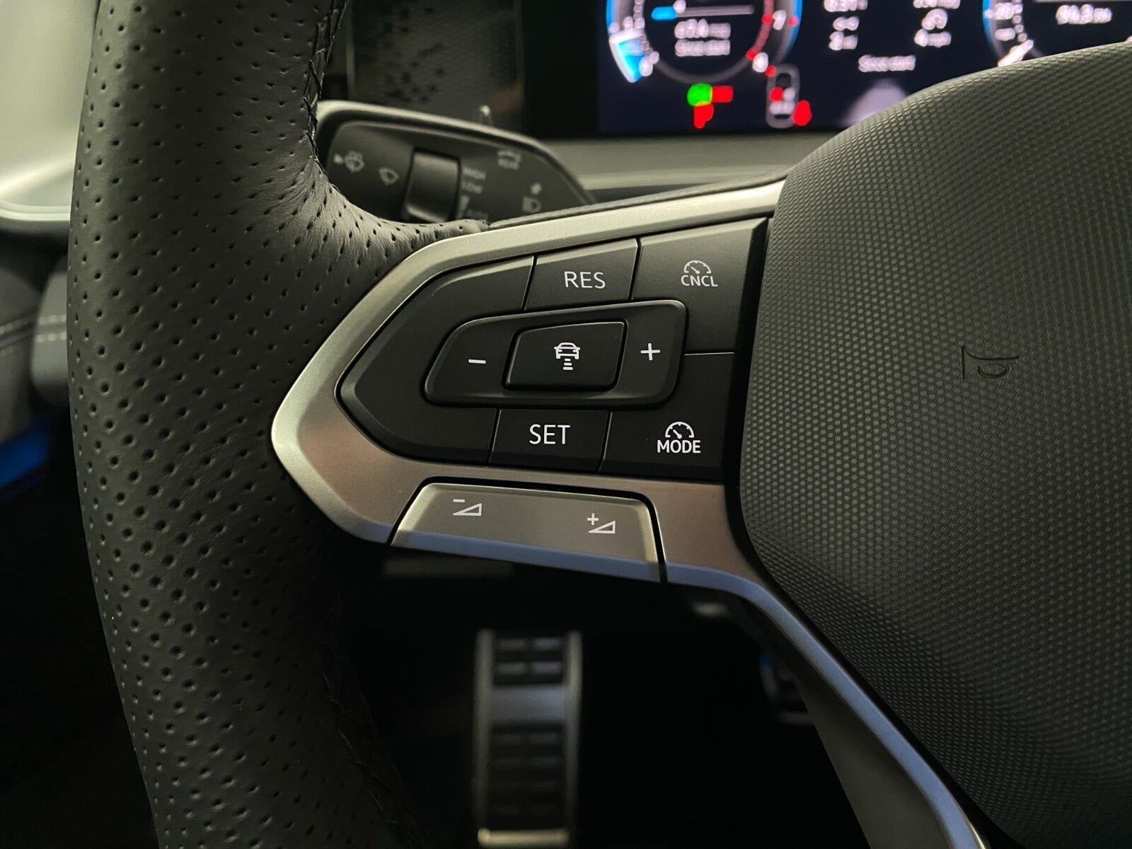 2026 Volkswagen Tiguan SE R-Line Black 4MOTION