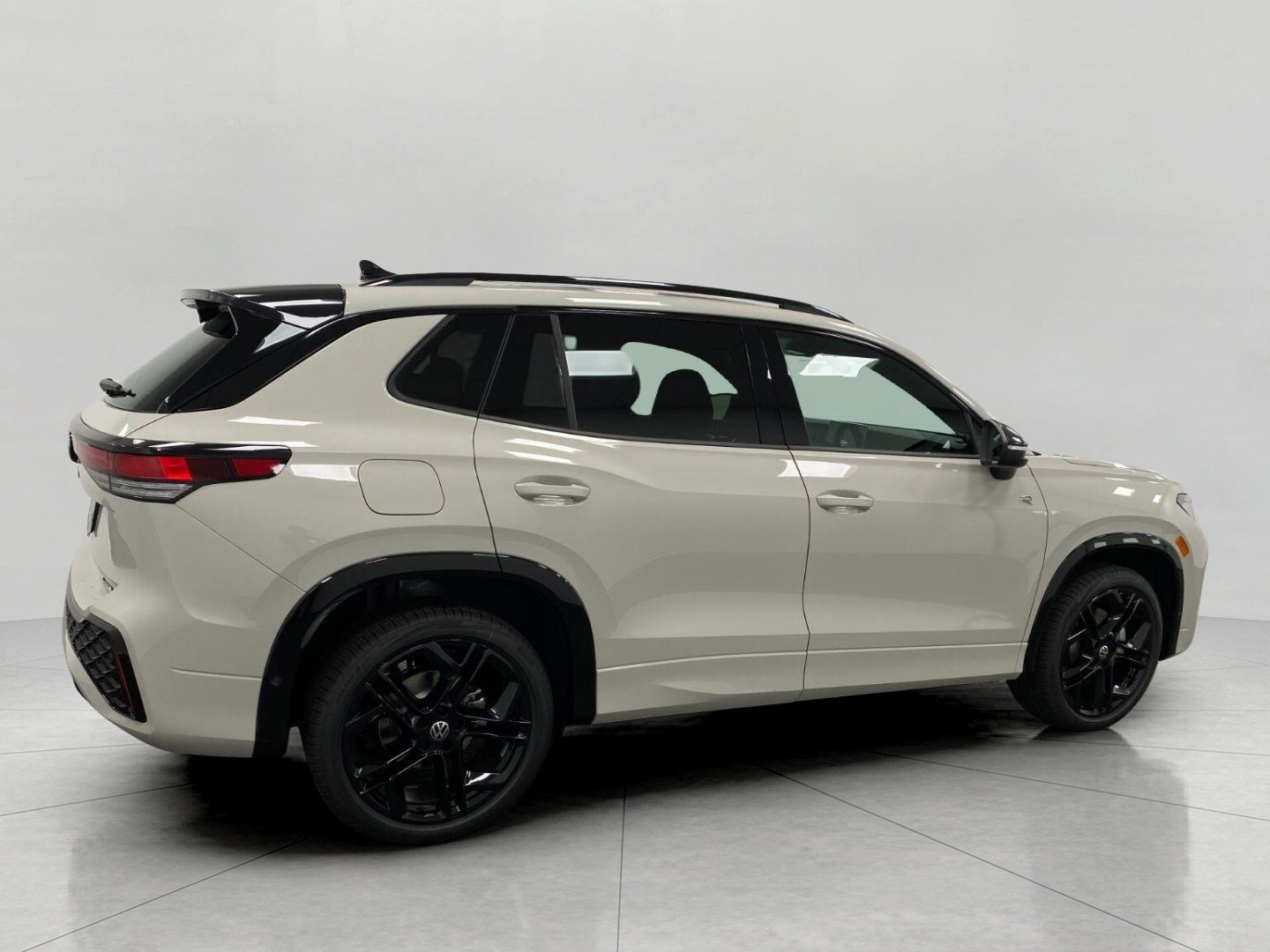 2026 Volkswagen Tiguan SE R-Line Black 4MOTION