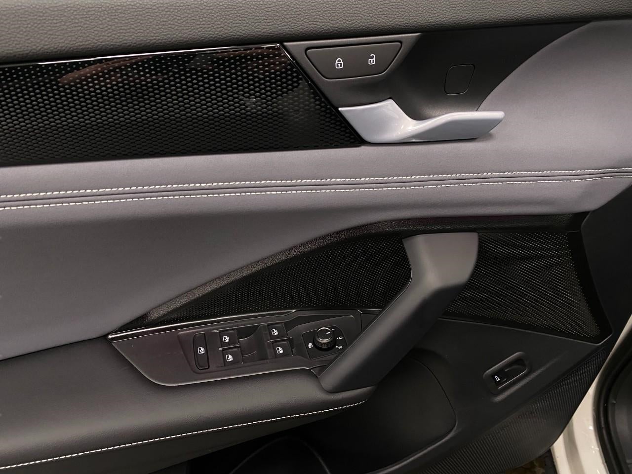 2026 Volkswagen Tiguan 2.0T SE R-Line Black 4MOTION