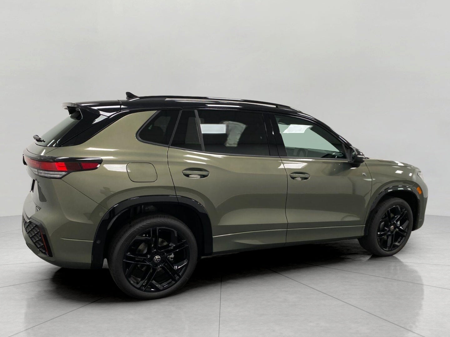 2026 Volkswagen Tiguan SE R-Line Black 4MOTION