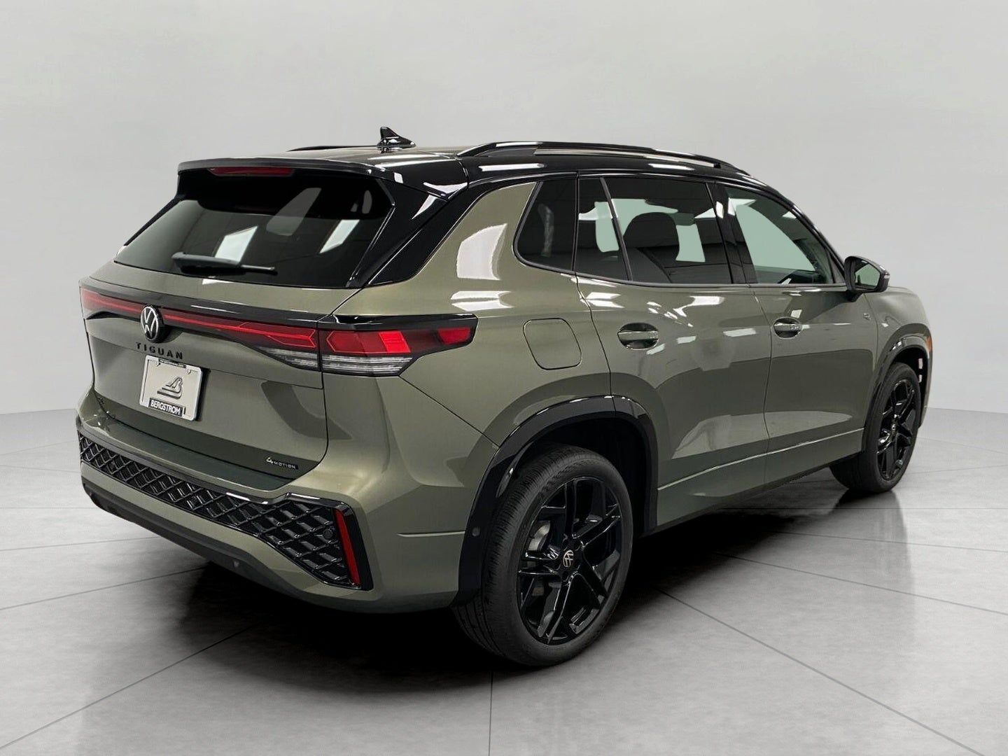 2026 Volkswagen Tiguan SE R-Line Black 4MOTION