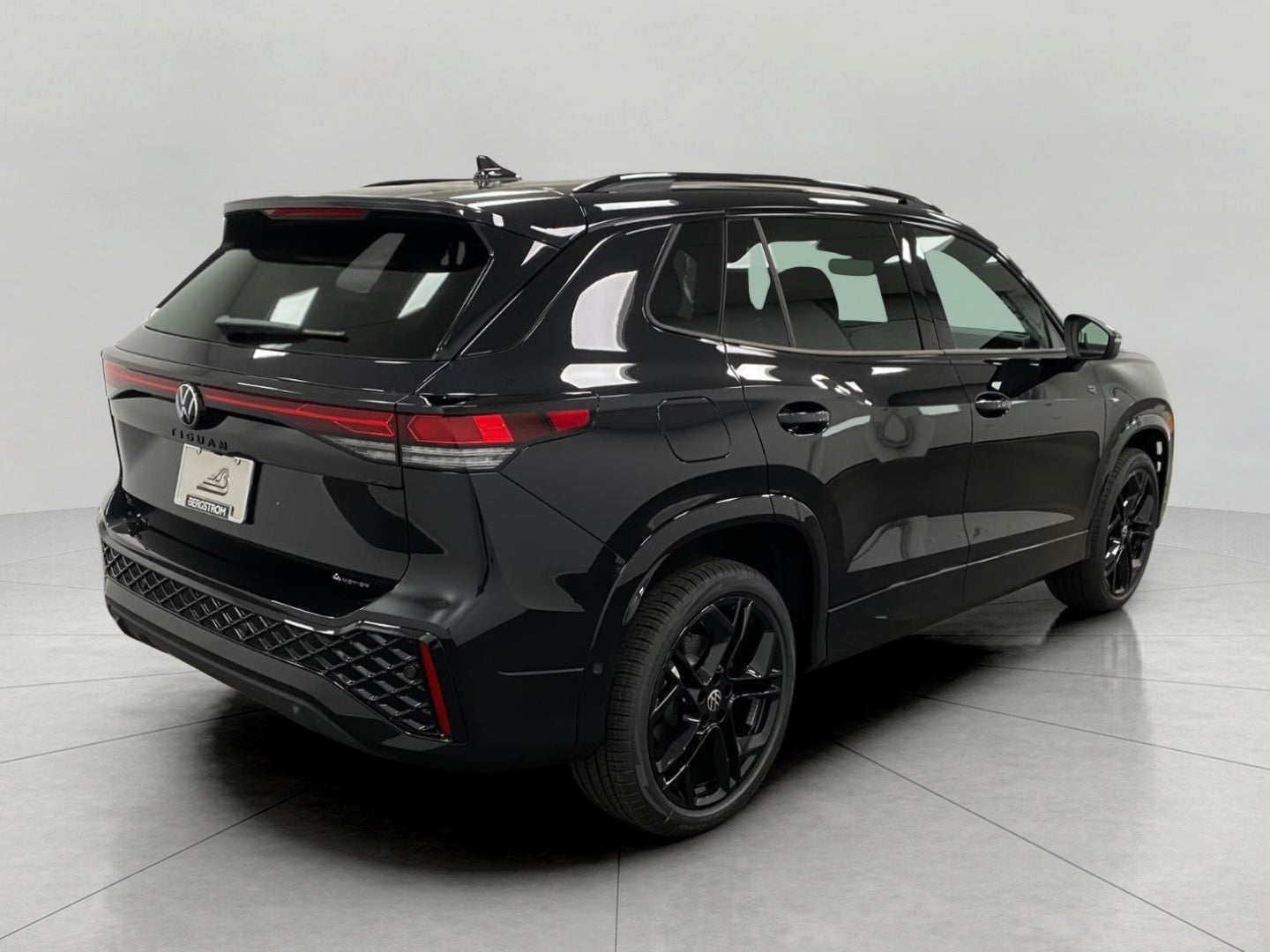 2026 Volkswagen Tiguan SE R-Line Black 4MOTION