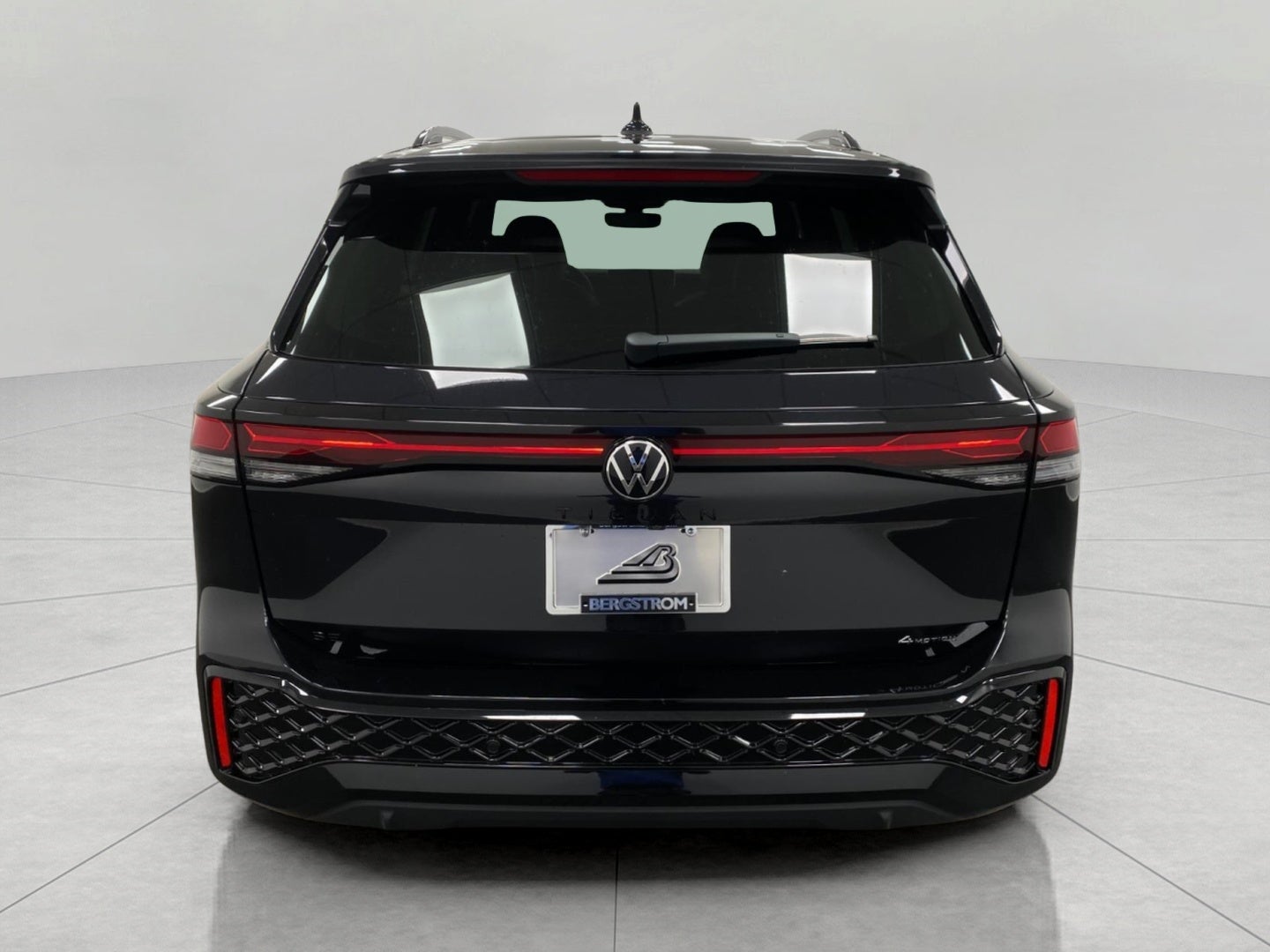 2026 Volkswagen Tiguan SE R-Line Black 4MOTION
