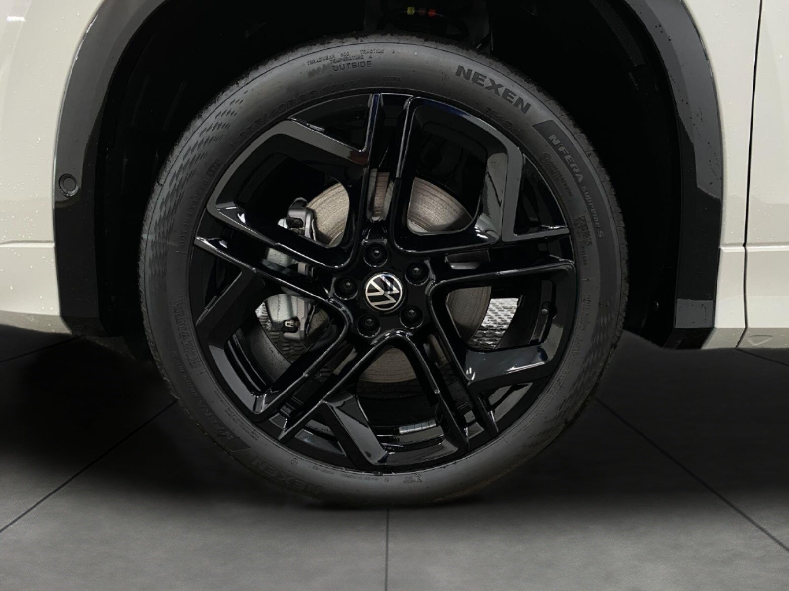 2026 Volkswagen Tiguan SE R-Line Black 4MOTION