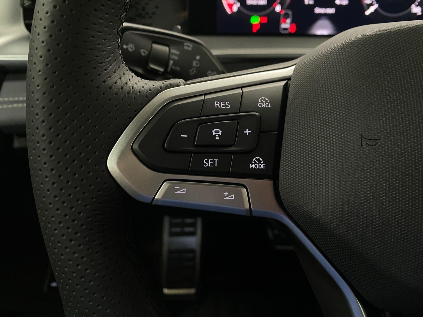 2026 Volkswagen Tiguan SE R-Line Black 4MOTION
