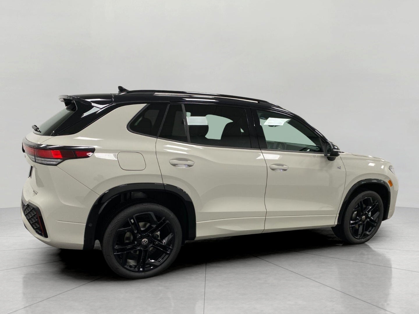 2026 Volkswagen Tiguan SE R-Line Black 4MOTION
