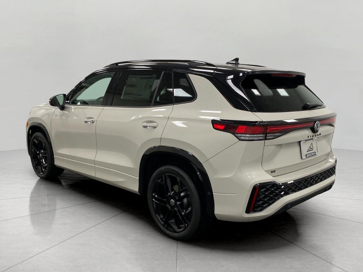 2026 Volkswagen Tiguan SE R-Line Black 4MOTION