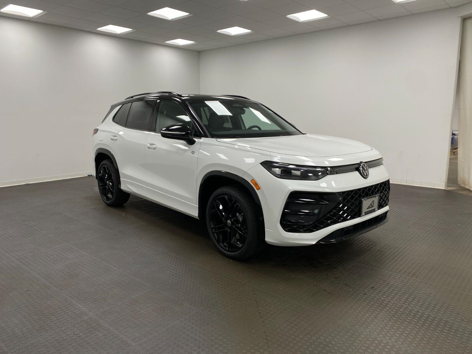 2026 Volkswagen Tiguan SE R-Line Black 4MOTION