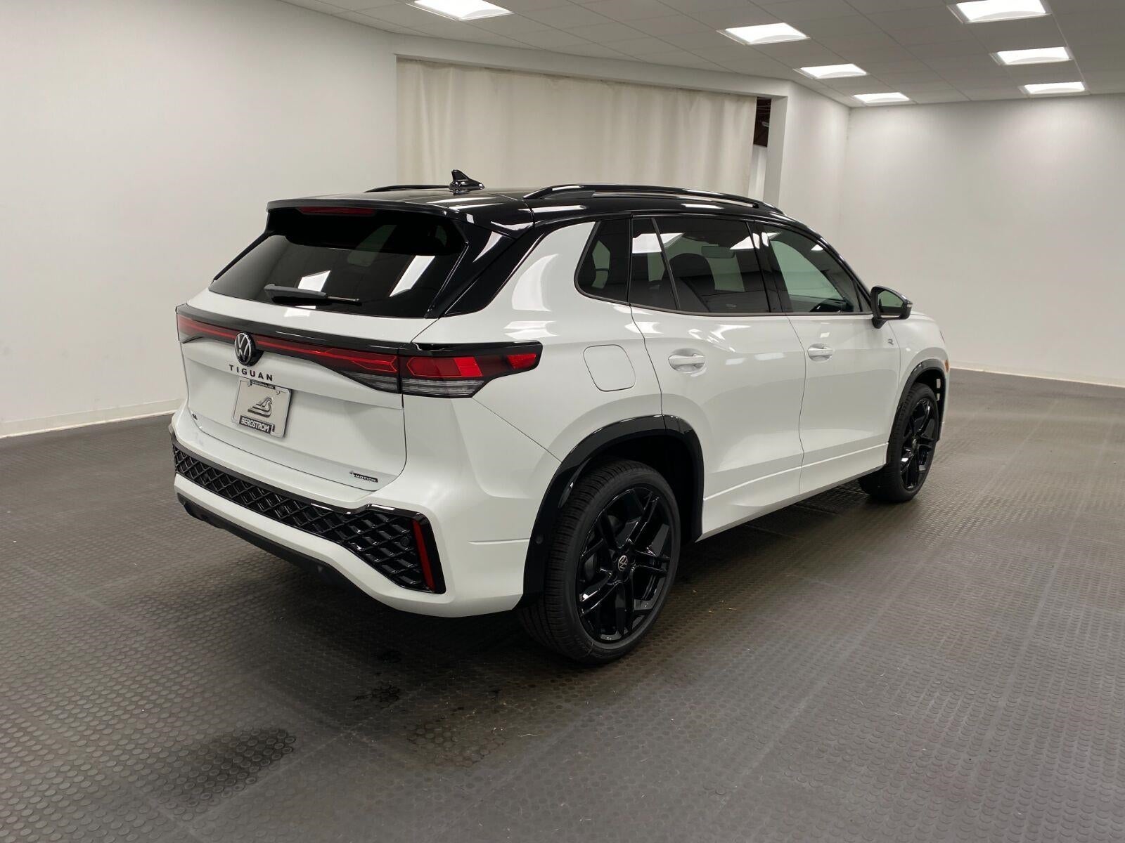 2026 Volkswagen Tiguan SE R-Line Black 4MOTION