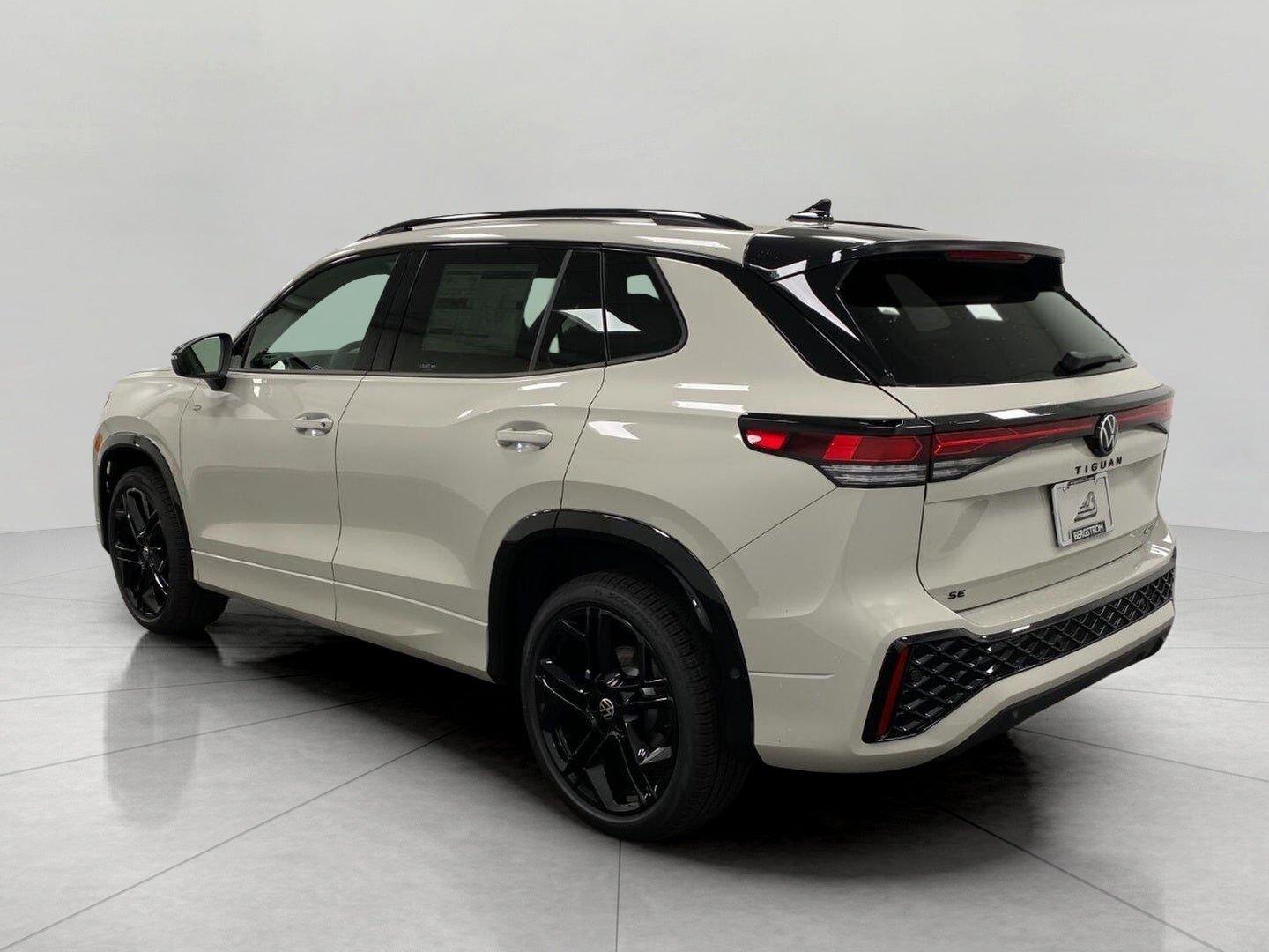 2026 Volkswagen Tiguan SE R-Line Black 4MOTION