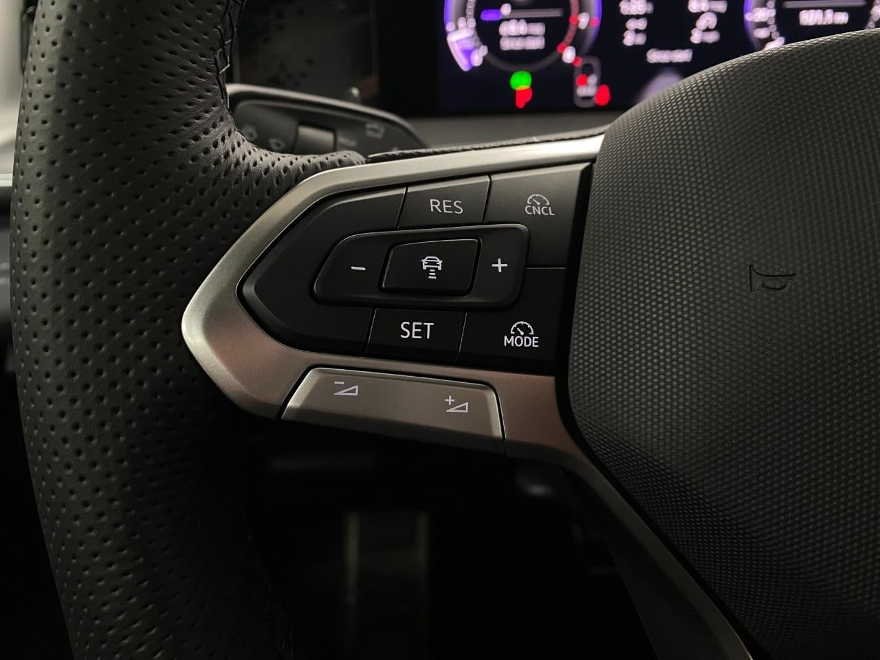 2026 Volkswagen Tiguan 2.0T SE R-Line Black 4MOTION