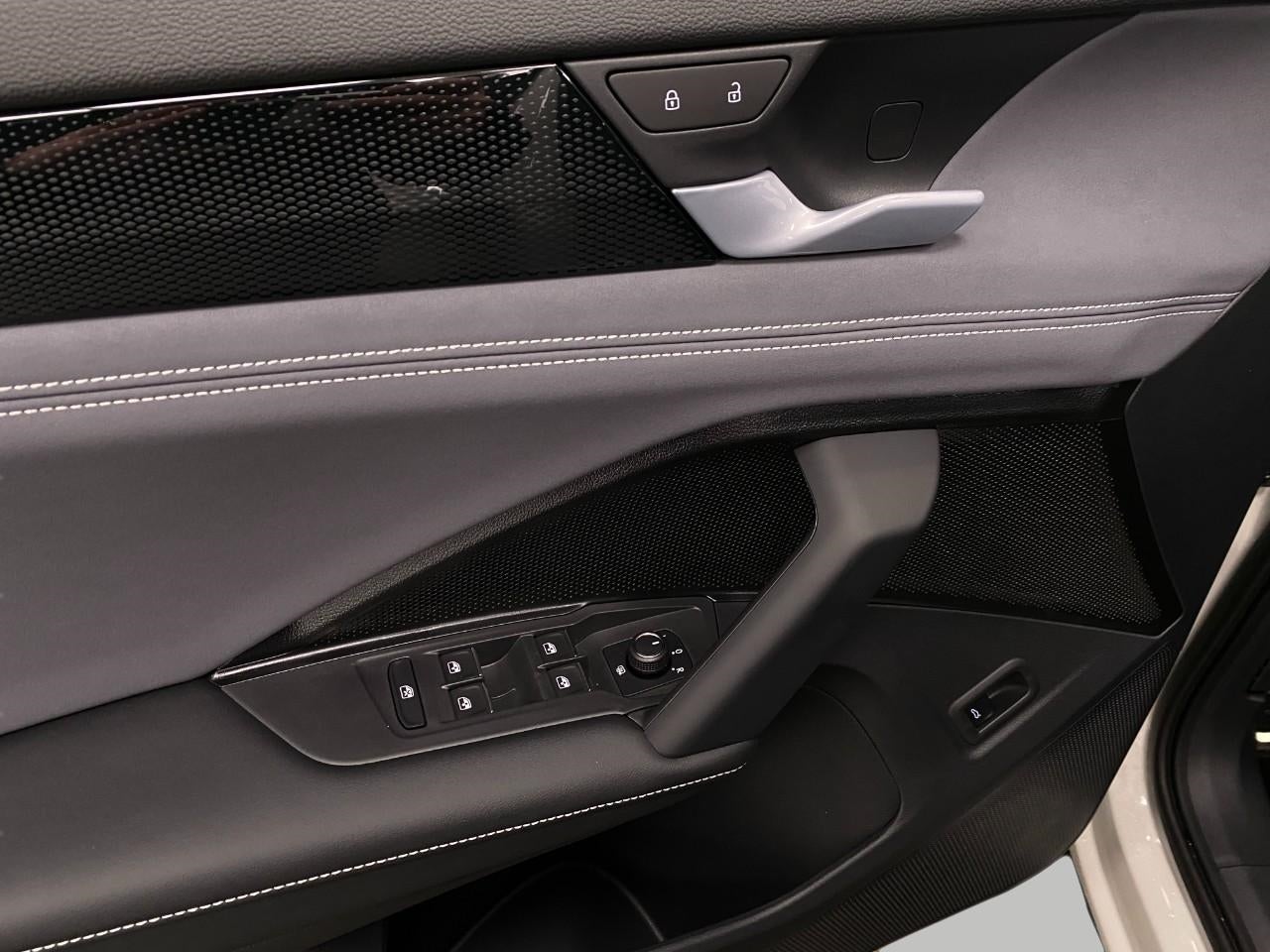 2026 Volkswagen Tiguan 2.0T SE R-Line Black 4MOTION