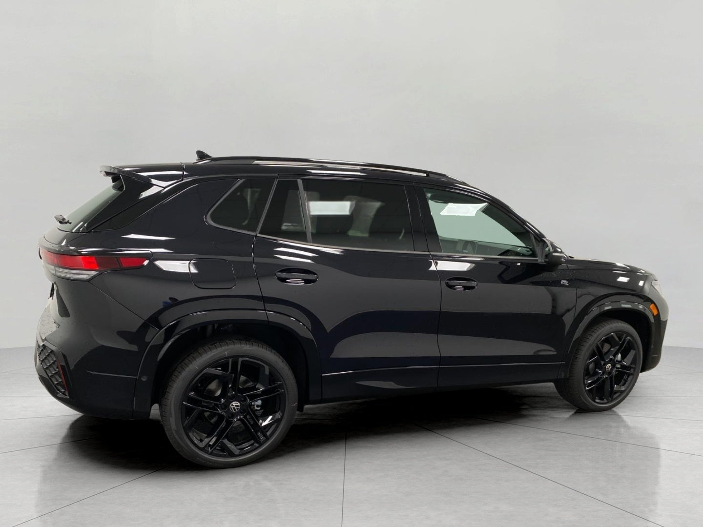 2026 Volkswagen Tiguan SE R-Line Black 4MOTION