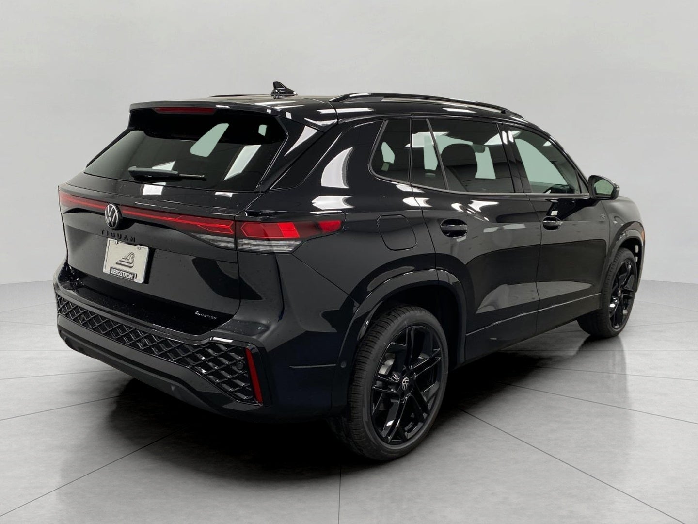 2026 Volkswagen Tiguan SE R-Line Black 4MOTION